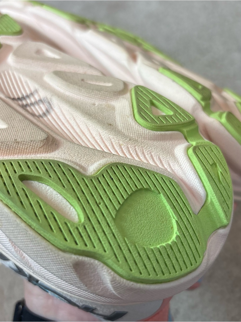 Hoka Clifton 9 women's running shoes in the Vanilla/Astral colorwa - Picture 5 of 9
